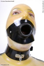 Latexový roubík s trubicí do úst - detail