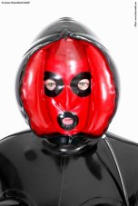 Latexová nafukovacia maska s otváracou tvárou - detail spredu