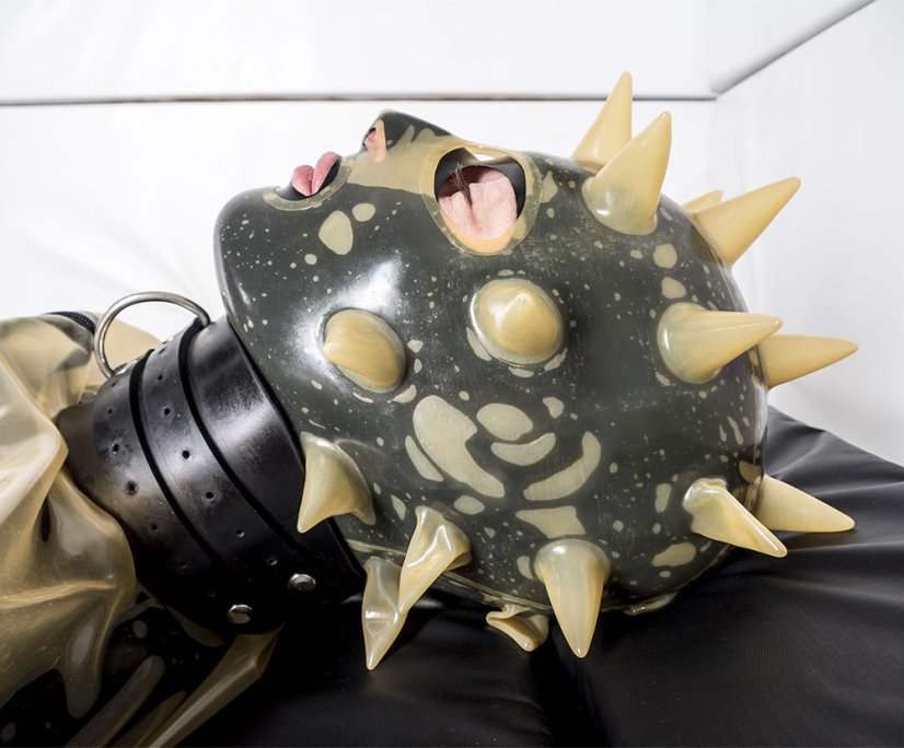 Latexová maska s hrotmi po celej hlave - transparentná