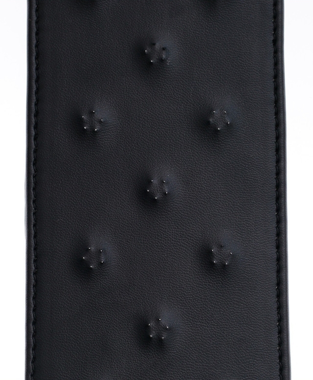 Plácačka s ostrými hrotmi