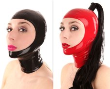 Latexová maska otevřená