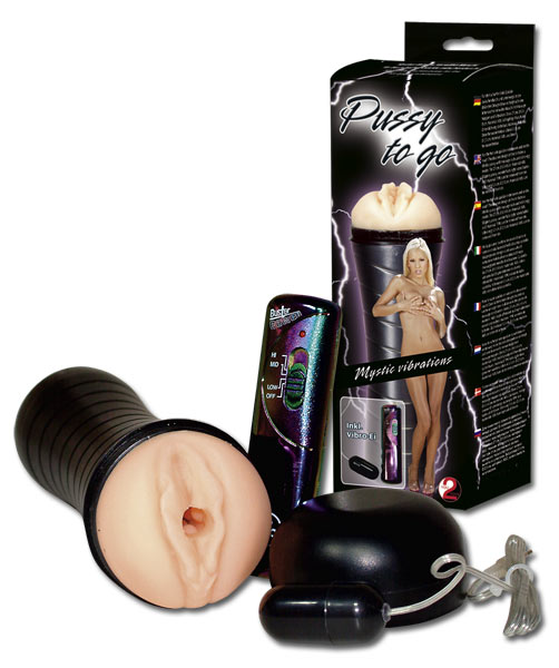 Artificial vibrating vagina in a handy travel design