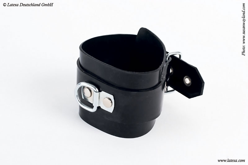 Latexové putá na členky s decentným D-krúžkom - detail