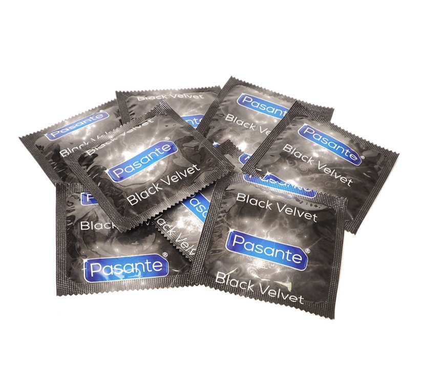 Čierne kondómy Pasante - Black Velvet