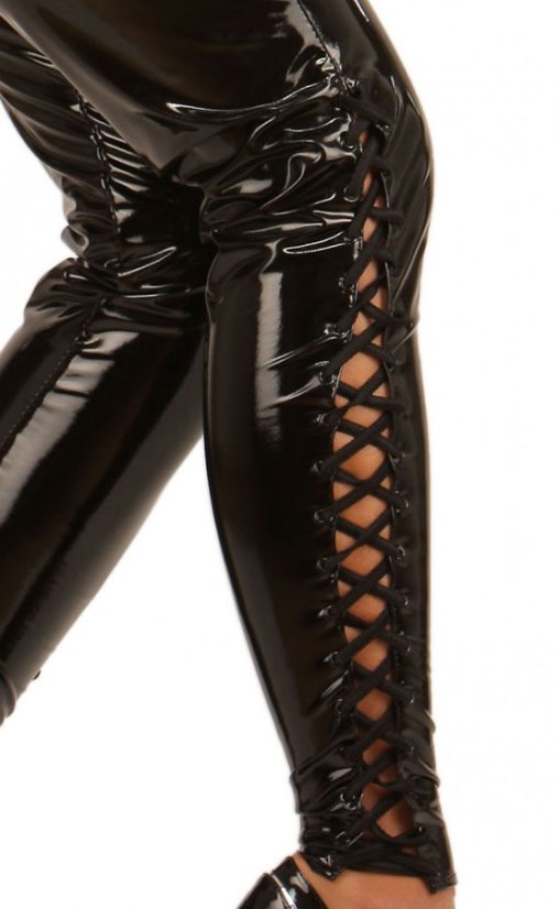 Lakový catsuit s korzetom a tangami - detail nohavíc