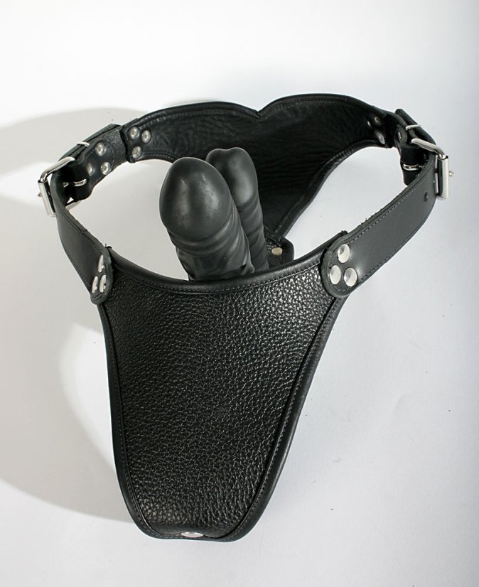 Dámske kožené tangá s dildami