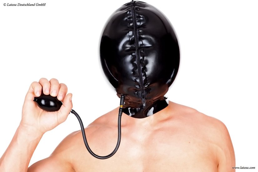 Latexová nafukovacia maska s otváracou tvárou - pohľad spredu so zapnutým zipsom