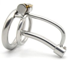 Kovový pás cudnosti s průchozí tyčinkou do penisu 8 mm - S (kroužek 4 cm)