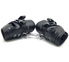 Masívne kožené zavesovacie putá na ruky