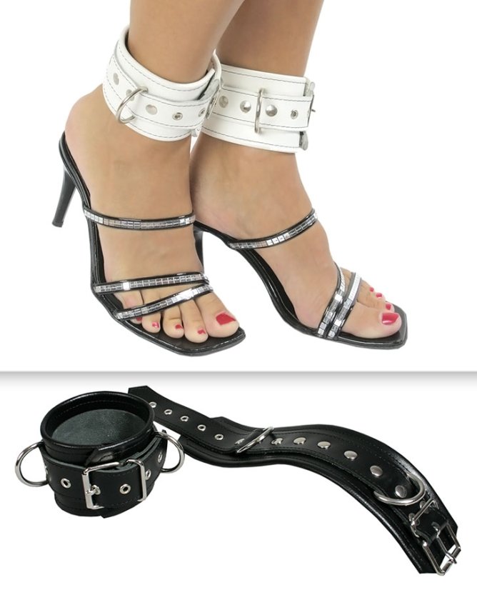 Kožená pouta na nohy s přezkou a dvěma poutacími D-kroužky