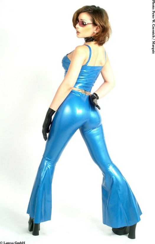 Latexové nohavice do zvona - pohľad zozadu