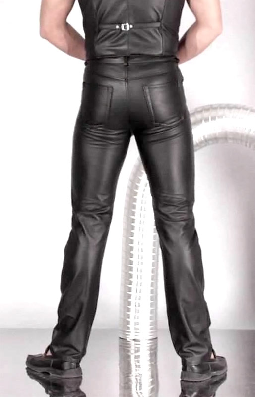 Pánske kožené nohavice - pohľad zozadu
