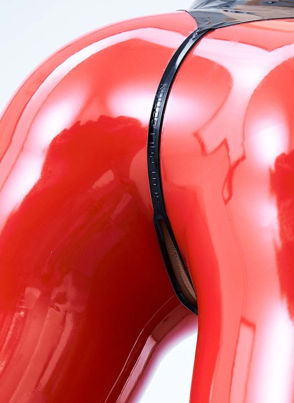 Otvory v rozkroku - Extra rozťahovací, pri bežnom pohybe neviditeľný