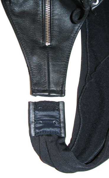 Dámske kožené body s krátkymi rukávmi - detail rozkroku