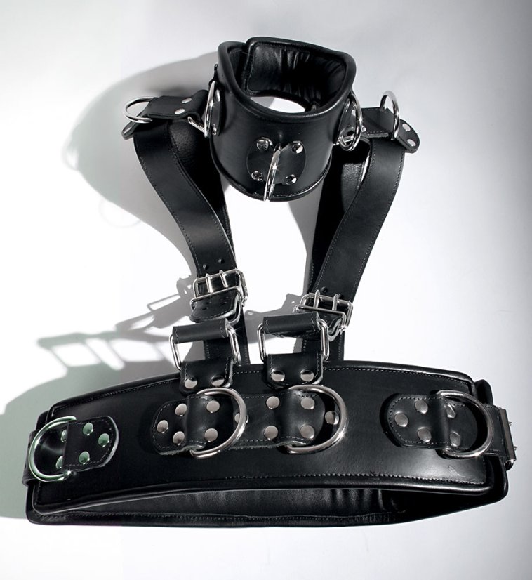 Masívny postroj z hrubej kože (polstrovaný) - detail