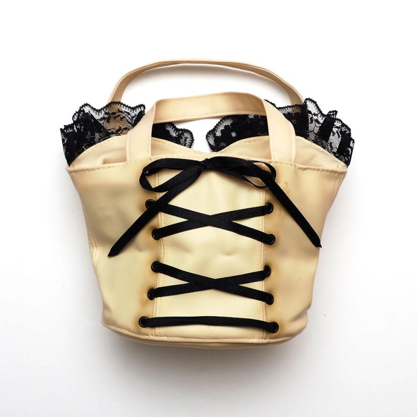 Latexová kabelka v tvare korzetu - pohľad zozadu