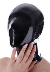 Latexová maska s mikroperforovanými otvormi