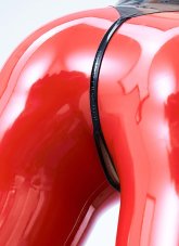 Crotch opening - Extra stretchable, invisible during normal movement