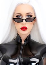 Latexové šaty bez rukávů, se zeštíhlujícím efektem - zaoblený stojáček