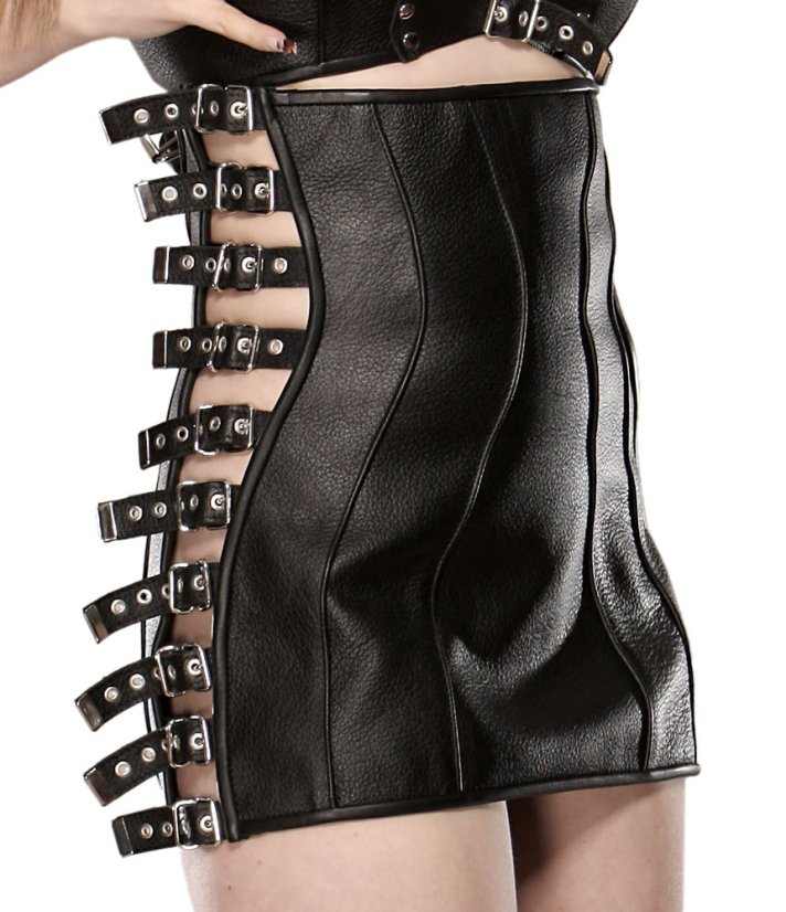 Robustná kožená sukňa s prackami na bokoch - detail