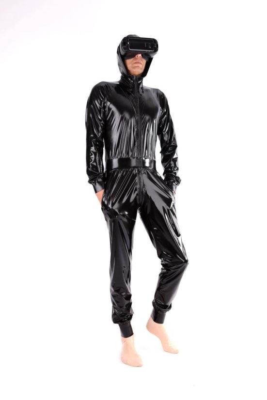 Voľný latexový catsuit s kapucňou