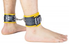 Leather Ankle Cuffs "The Red" Black-Yellow - gb30077