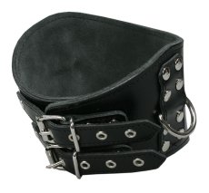 Široký tvarovaný kožený obojok - detail