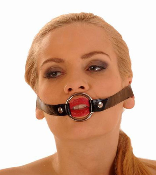 Latexový roubík s kovovým kruhom do úst