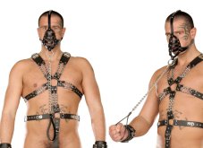 Leather muzzle with leash