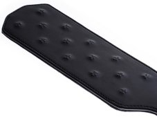 Plácačka s ostrými hrotmi