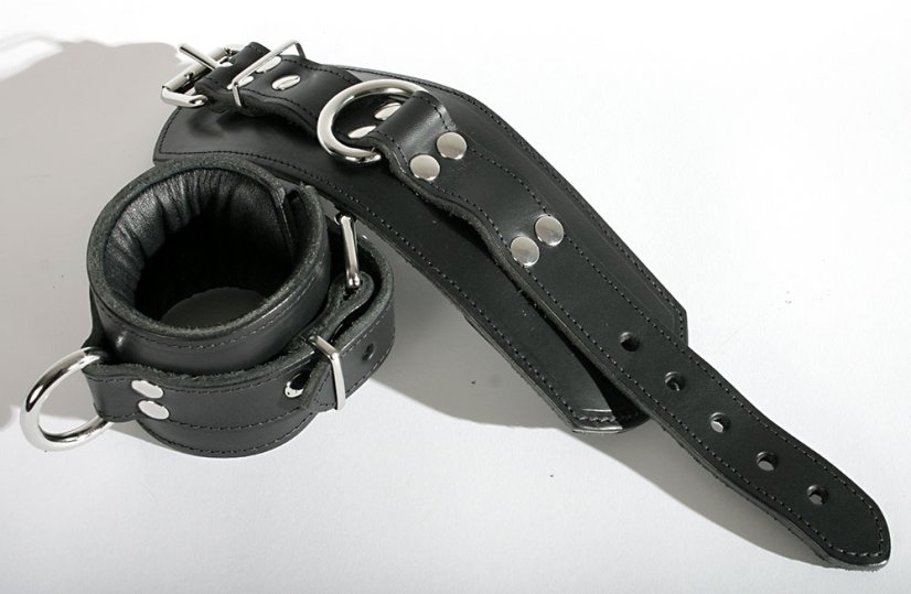 Masivní kožená pouta na ruce pro BDSM