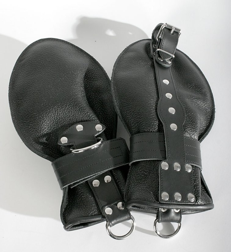 Leather restraint bags for hands
