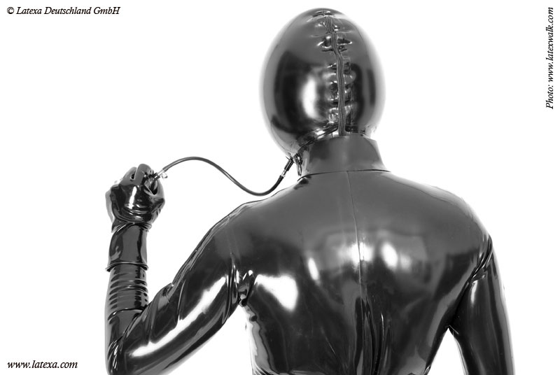 Latexová nafukovacia maska s otváracou tvárou - pohľad zozadu