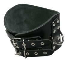 Široký tvarovaný kožený obojok - detail