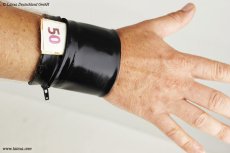 Latexový náramek s peněženkou na zip