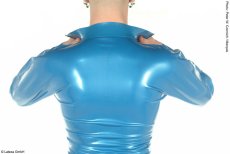 Latexová košile se stojáčkem - pohled zezadu