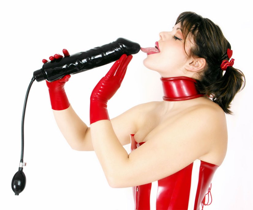 Silný latexový obojok so šnurovaním a s masívnymi rolovanými okrajmi - červený