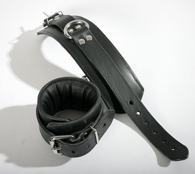 Masivní kožená polstrovaná pouta na nohy